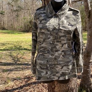 NWT DKNY JEANS CAMO JACKET SIZE XS